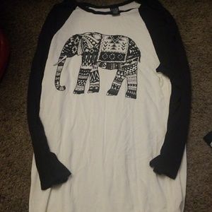 Quarter sleeve t shirt